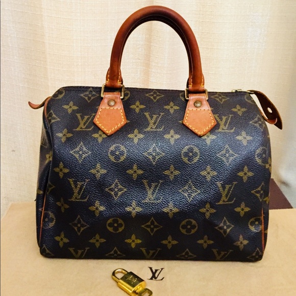 Louis Vuitton Handbags - 💯% Authentic Louis Vuitton classic speedy 25